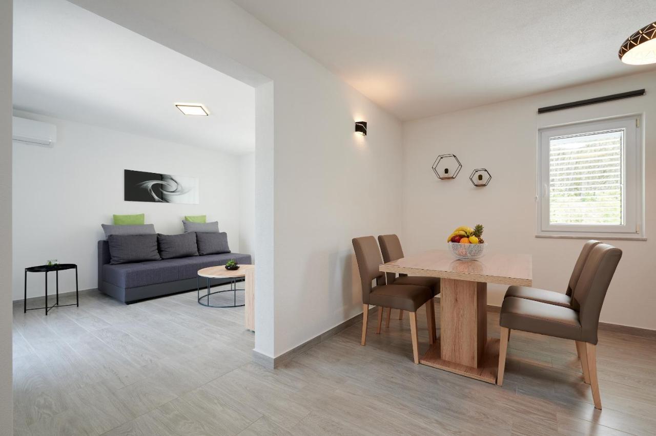 Adrian2 Apartman Trogir